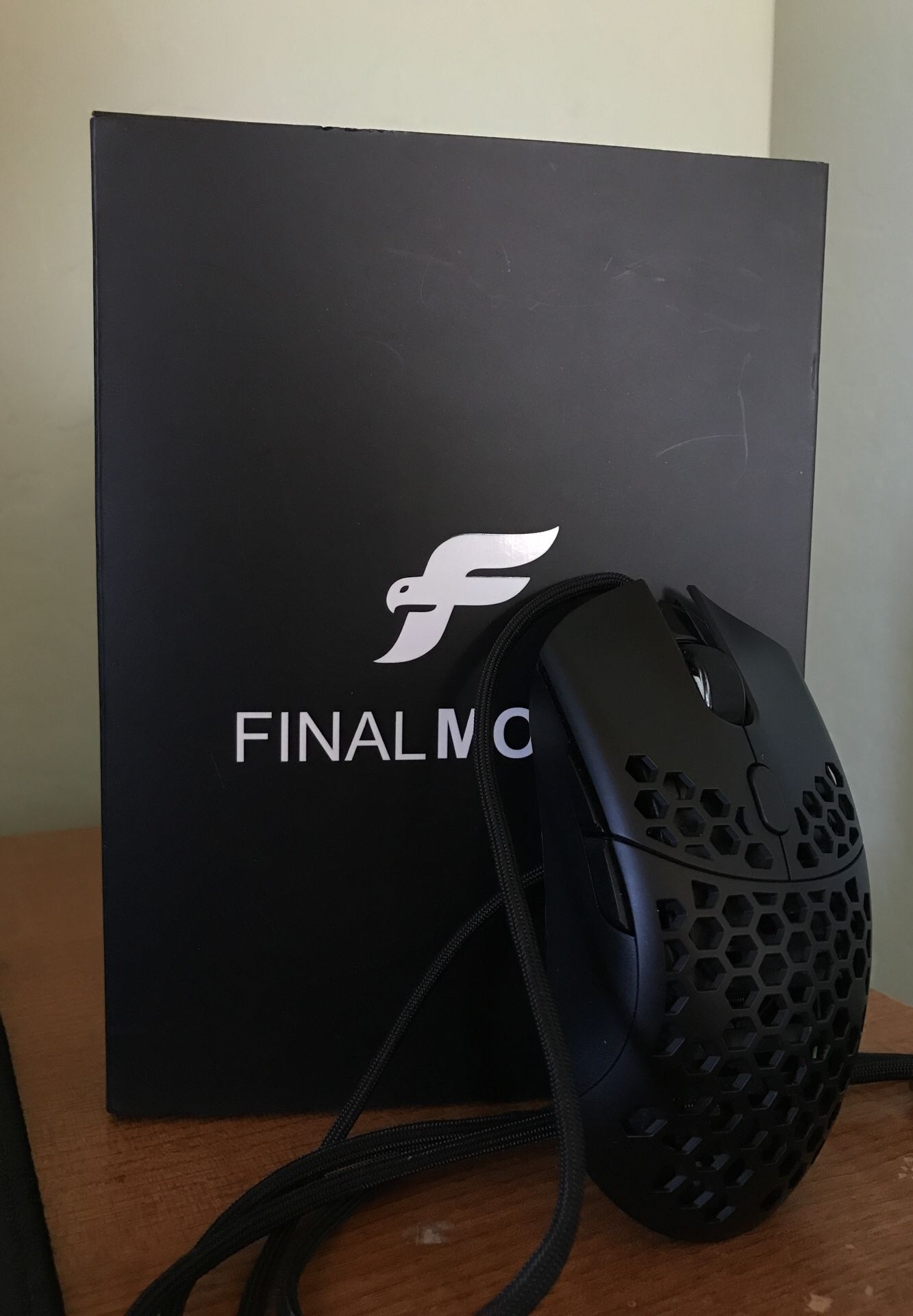Finalmouse Ultralight Pro Black with Paracord and Skatez