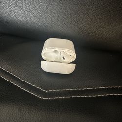 apple AirPod With Charging Case 2nd Generation - ****LEFT AIRPOD ONLY****