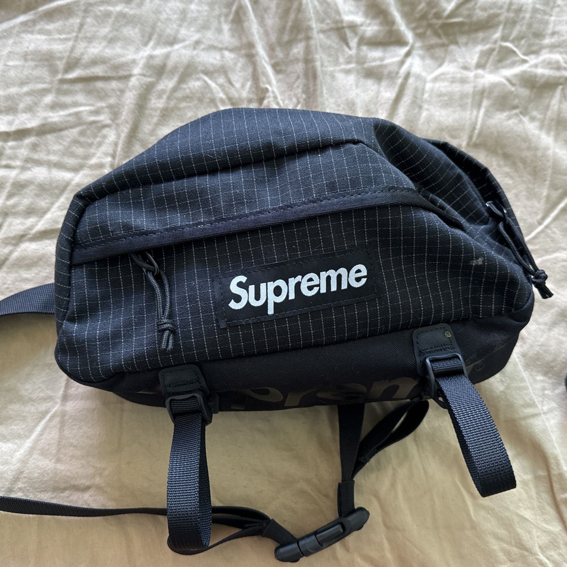 Brand New Supreme Shoulder Bag Never Used 