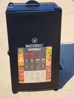 BRAND NEW Masterbuilt
40" Inch Digital Electric Smoker in Black
