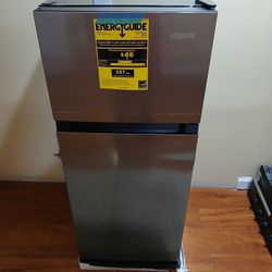 Vissani 4.5 cu ft Mini Refrigerator 