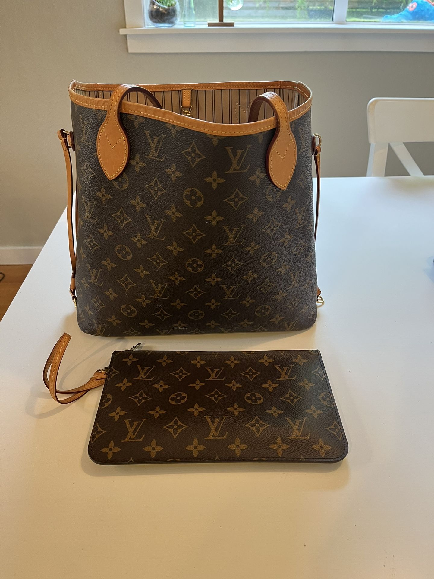 Authentic Louis Vuitton Neverfull MM 