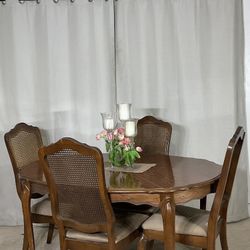 BROYHILL Extendable Dining Table & 4 Cane Back Chairs