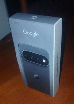 Google Pixel 11 - Pro with 256 gb Verizon carrier plans @ $30 no contracts.