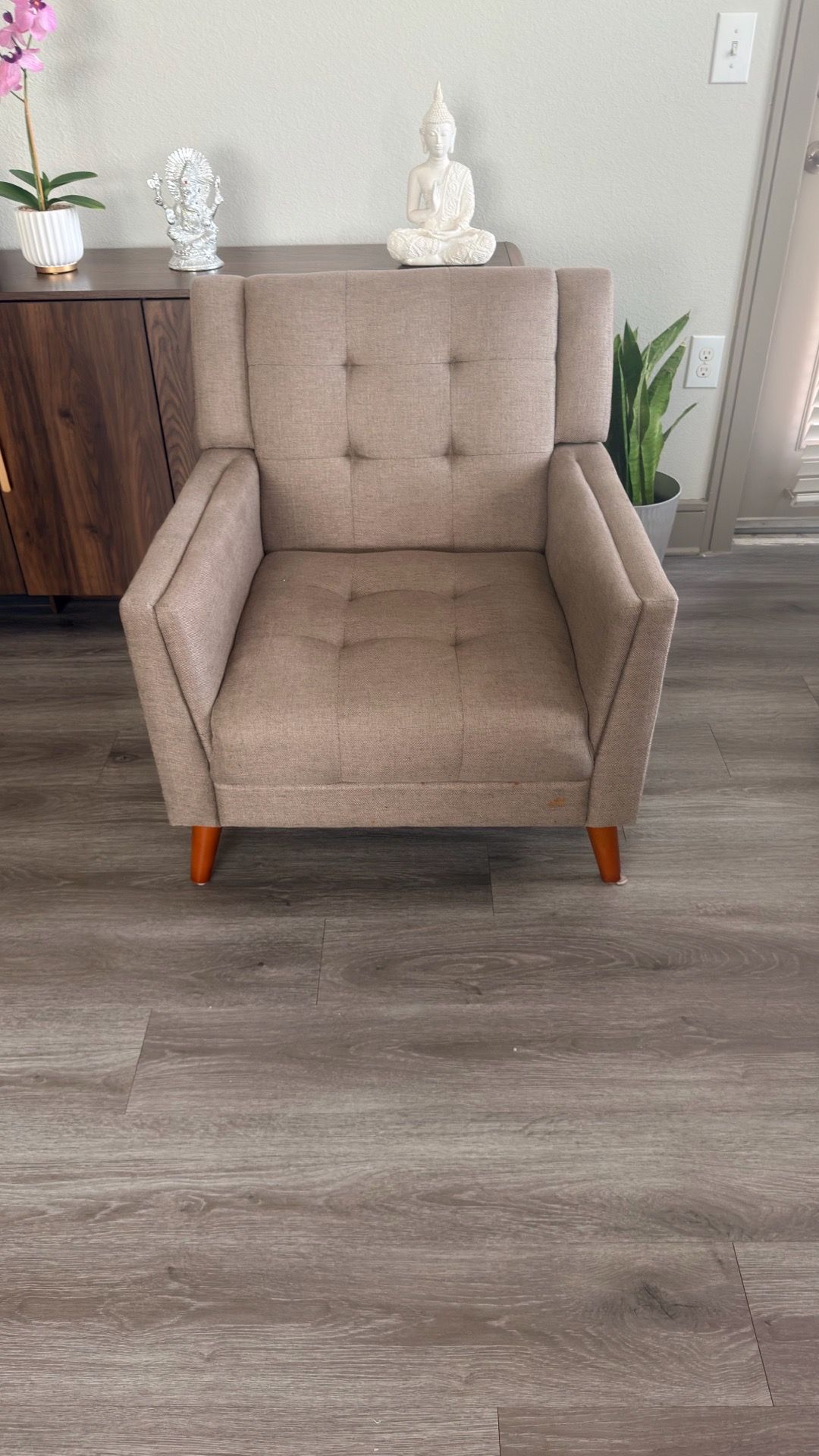 Accent chair