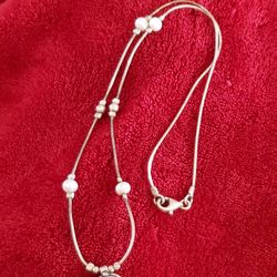 Vintage 925 Sterling Silver And Cultured Pearls Modernist Israel Necklace.