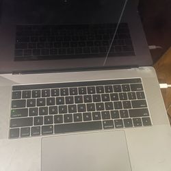 15’ MacBook Pro I7 2017 1tb - For Parts 