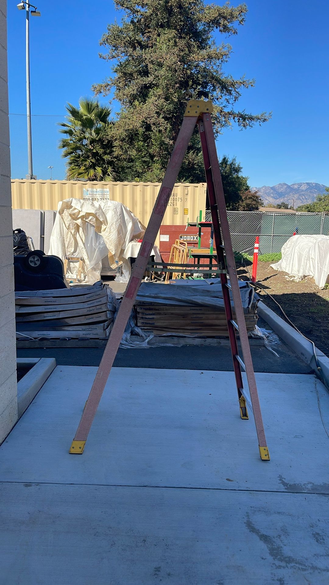 8 Feet Ladder 