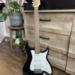 Behringer electric guitar strat