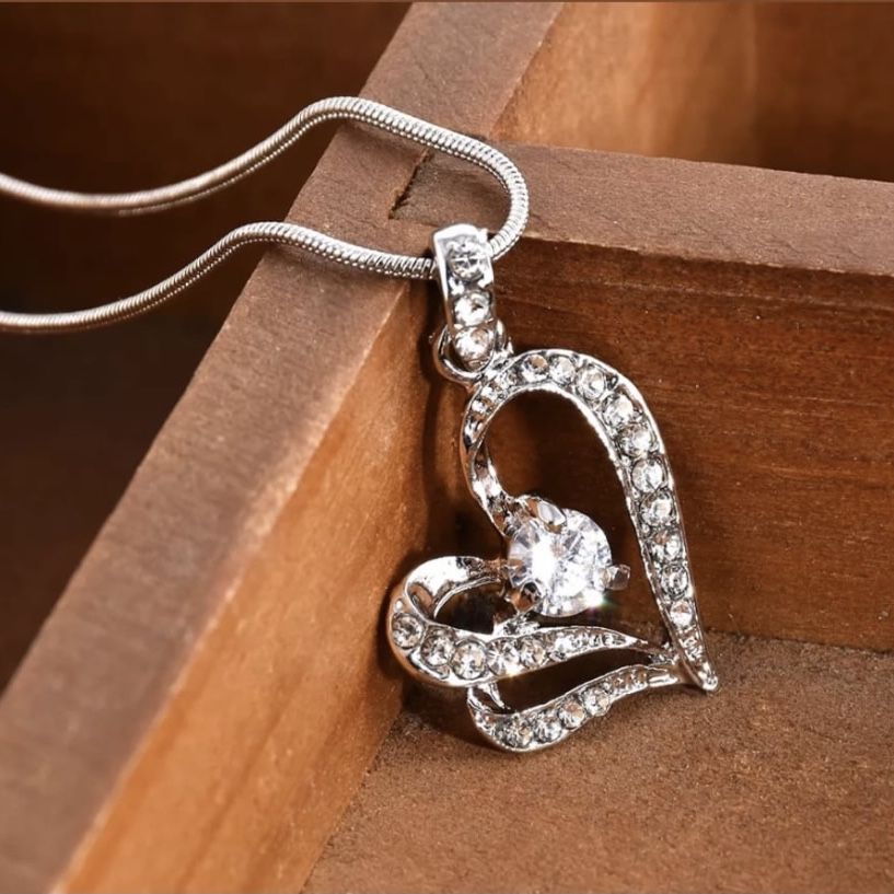 Women Heart Pendant Necklace