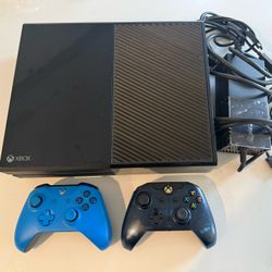 Xbox One Console Bundle – 2 Controllers – Tested