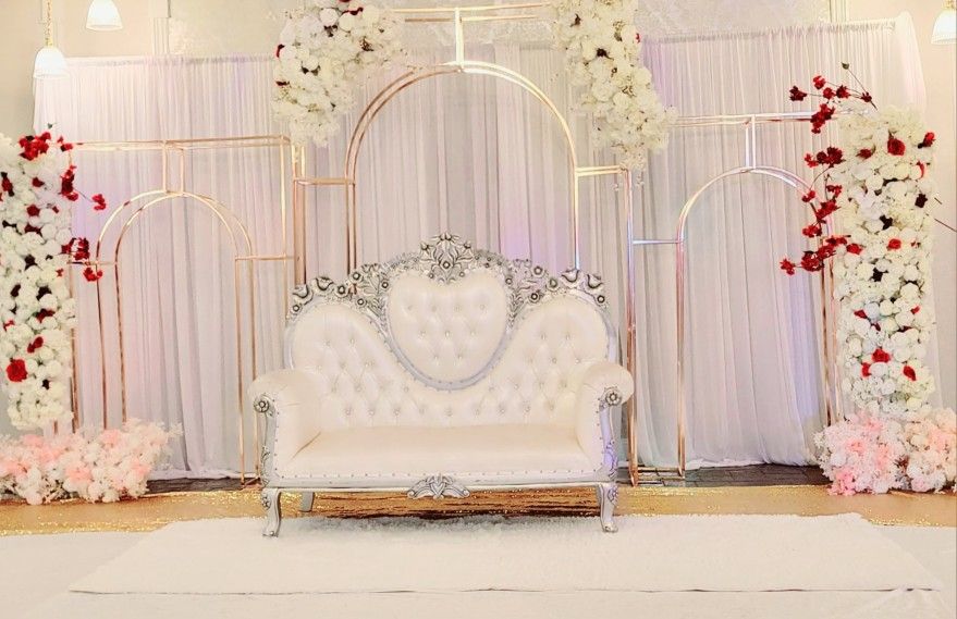 Luxury White Leather Armchair – Like New