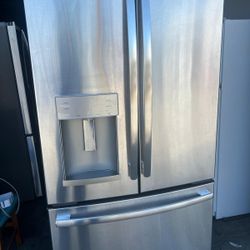 GE French Door Refrigerator (Counter Depth)