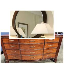 Beautiful Mahogany Dresser With Mirror