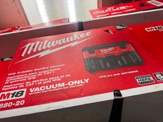 Milwaukee vacuum M18
