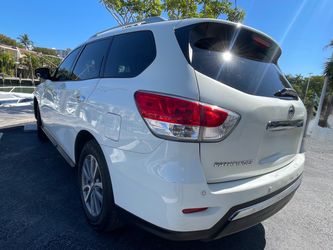 Nissan Pathfinder SV 2016