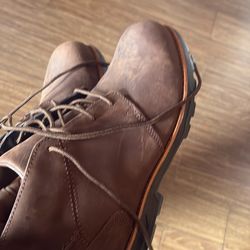 Nuevos size 9 en hombre.  Casquillo costaron 160 en red wing shoes  pido 80