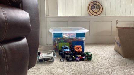 15LBS of Legos! In this lot there are 2 already built Lego technic monster trucks and one that hasn’t been built yet… This lot is made up of Lego from