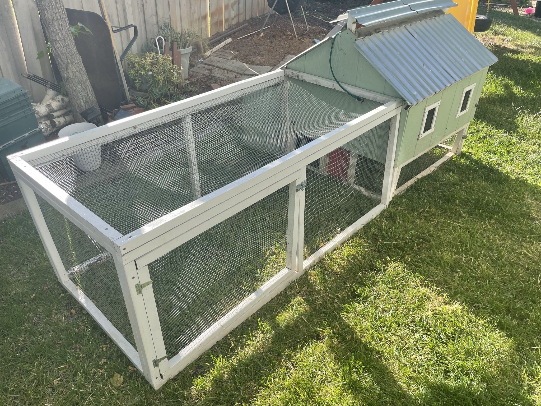 Smart Chicken Coop - 6 Hens
