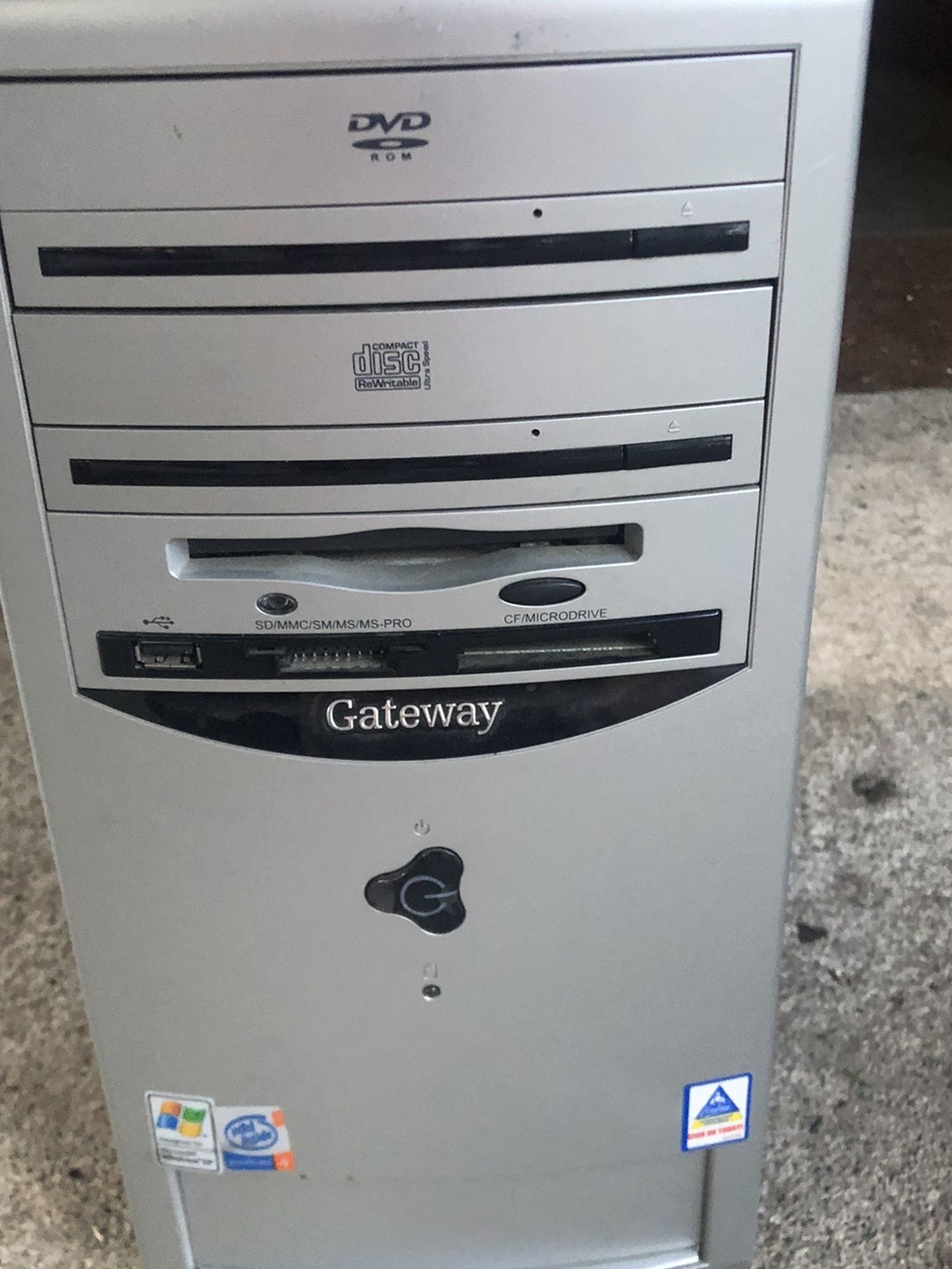 Gateway Desktop PC 831GM Pentium 4 630 (3.00 GHz)