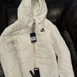 Nike Sportswear Synthetic Fill Jacket CJ7578-133 Women`s Size M