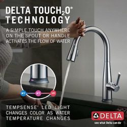 Delta Essa Touch20 Technology Single-Handle Pull-Down Sprayer Kitchen Faucet with MagnaTite Docking in Arctic Stainless