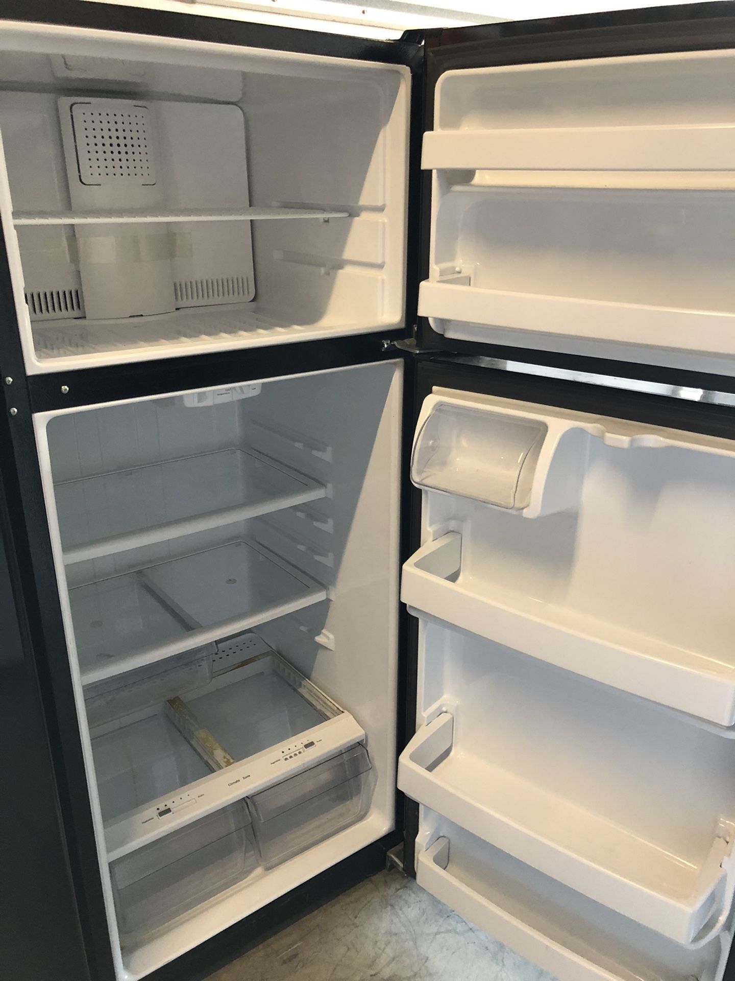 2015 GE REFRIGERATOR FRIDGE (FREE DELIVERY/30 DAY WARRANTY) for Sale in