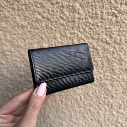 Louis Vuitton, black leather key holder