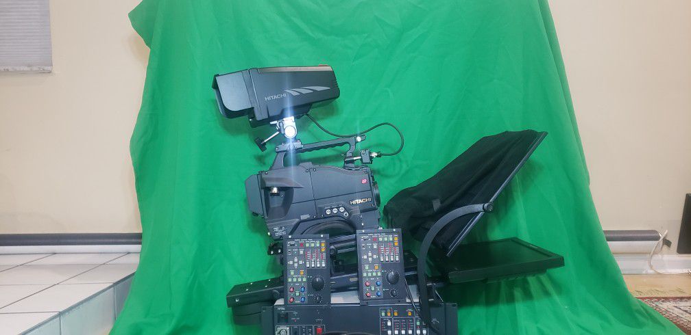 TV Studio Grade Hitachi Color Camera Head Model Z-2500 Starter Kit Includes Teleprompter System