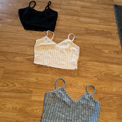 3 Crop Tops 