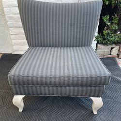 Beautiful Mid Century Modern Lounge Chair Light Gray Color🌷