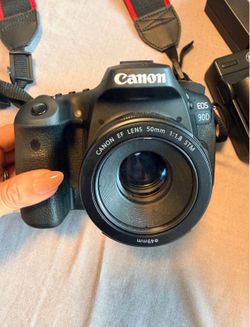 Canon EOS 90D Complete Photography Kit – 2 Lenses, Flash, Batteries & Bag