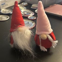 Small valentines themed gnomes