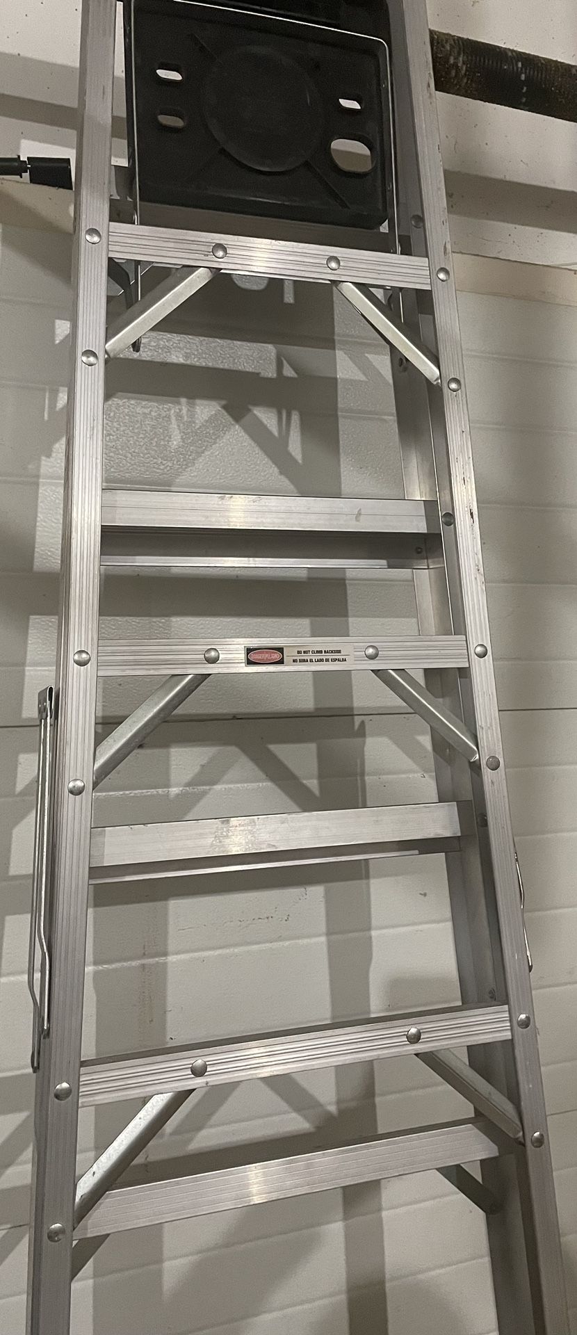 Gorilla Ladders 8ft A-frame Aluminum Ladder