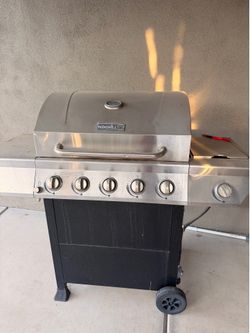 Gas bbq grill w/side burner