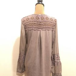 Women’s Blouse Size Large