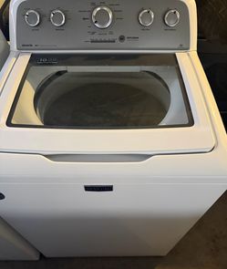 MAYTAG BRAVOS- WASHER MACHINE IN EXCELLENT CONDITION