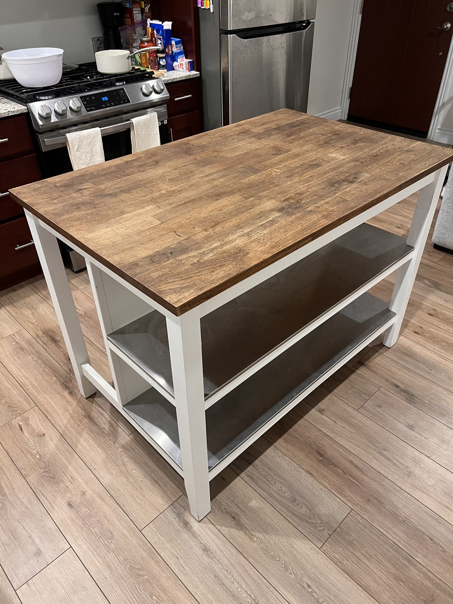 Island Wood Table With 2 White Barstools