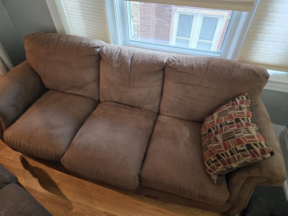 Free Couches And Arm Chair