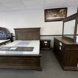 4PC Brown King Bedroom Set w/ USB Ports On Headboard 