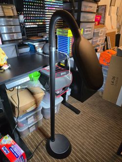 Standing desk lamp