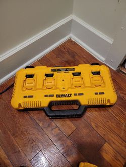 Used DeWALT DCB104 4-Battery Charger