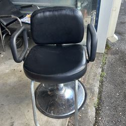 Reclining Shop Chair