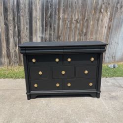 Dresser 55”W x 19”D x 39”H