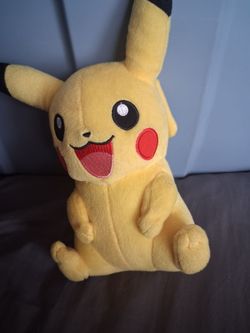 2016 Tomy Pikachu 9” Plush Pokemon Stuffed Plush Toy Kids Collectors Yellow