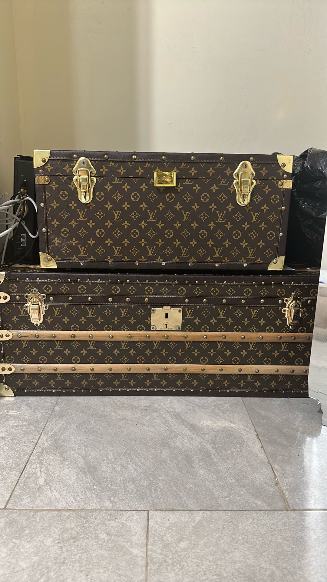 LV Trunks