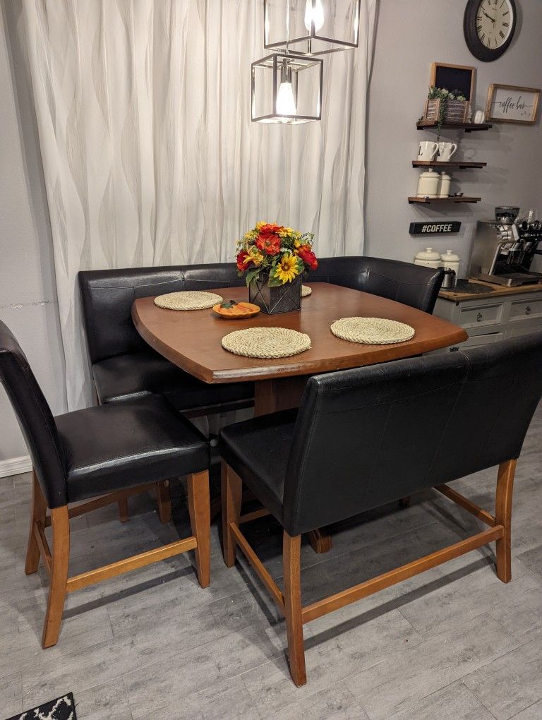 Table And chairs nook Bench Black faux Leather Ashely furniture 