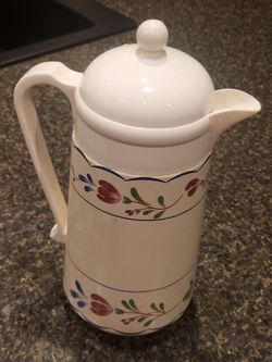 Nikko Happy Holidays plastic thermos/carafe and lid