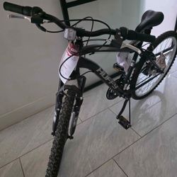 bike


Sponsored

TargetSports & OutdoorsBikes & CyclingAdult BikesMountain Bikes
Shop all Huffy
Huffy Highland Mountain Bike - 26" Wheels - 21 Speeds