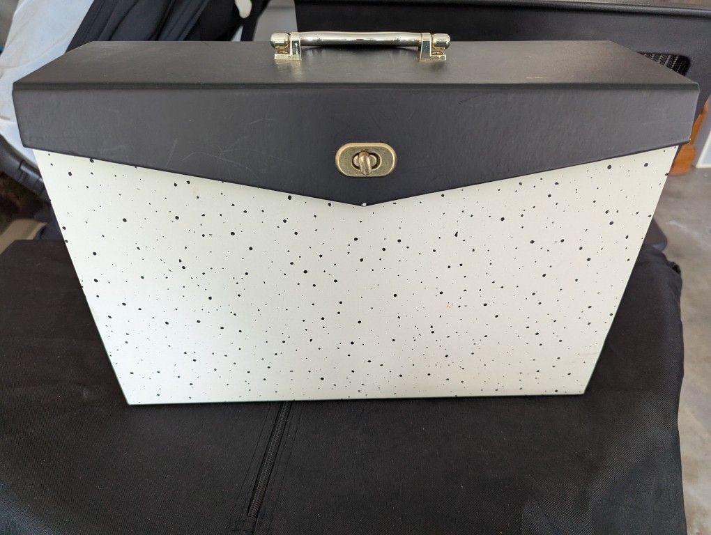 File Box With Handle And Secure Closure